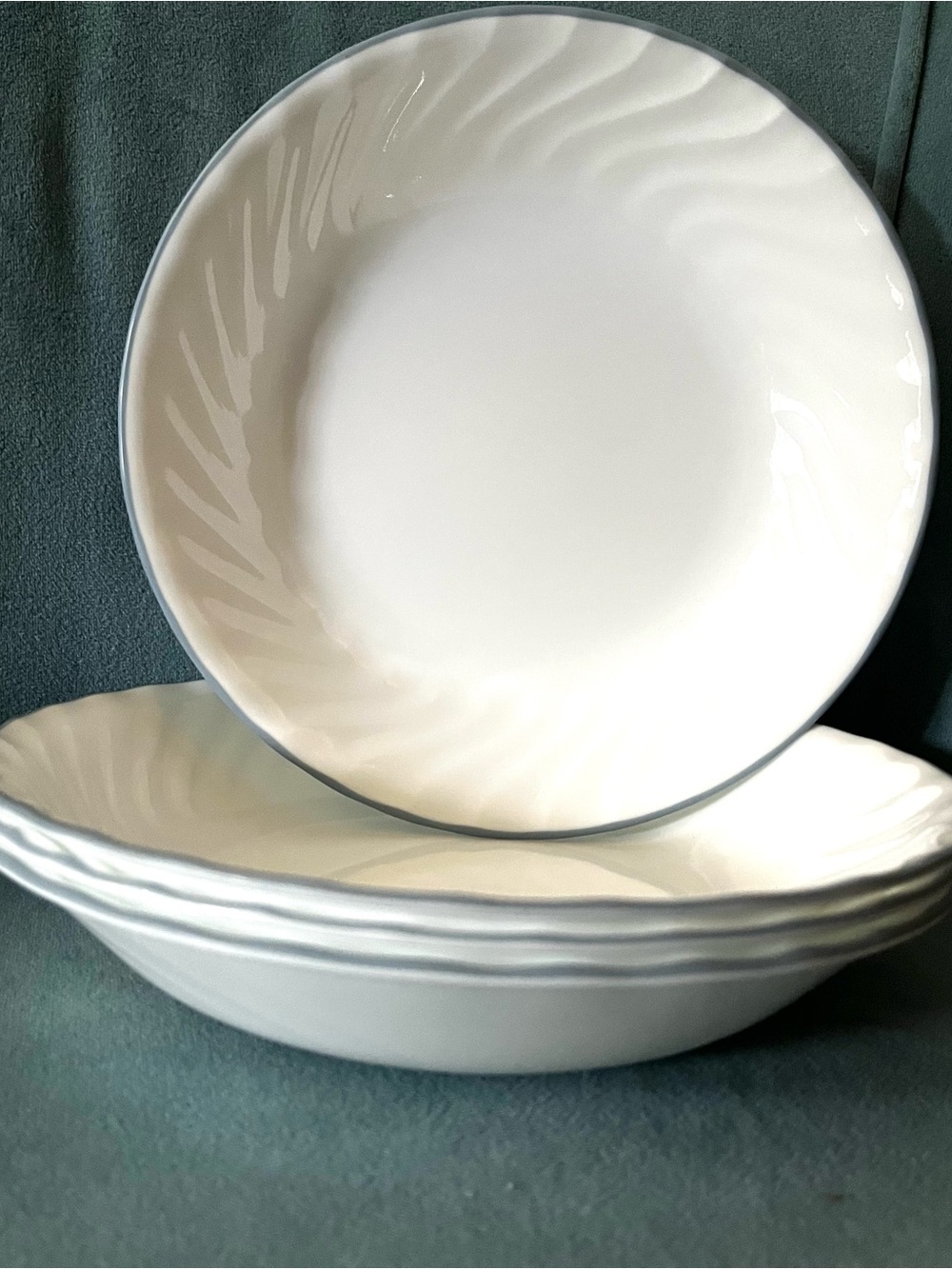 4 Pc Corelle Pasta Bowls 8.5", Pink Trio pattern